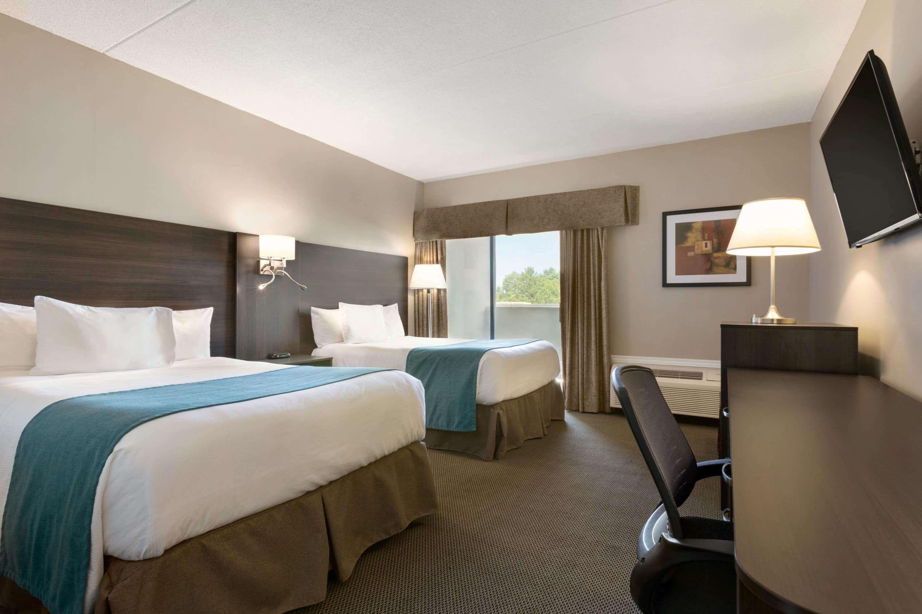 Travelodge Hotel By Wyndham Kingston Lasalle Екстер'єр фото