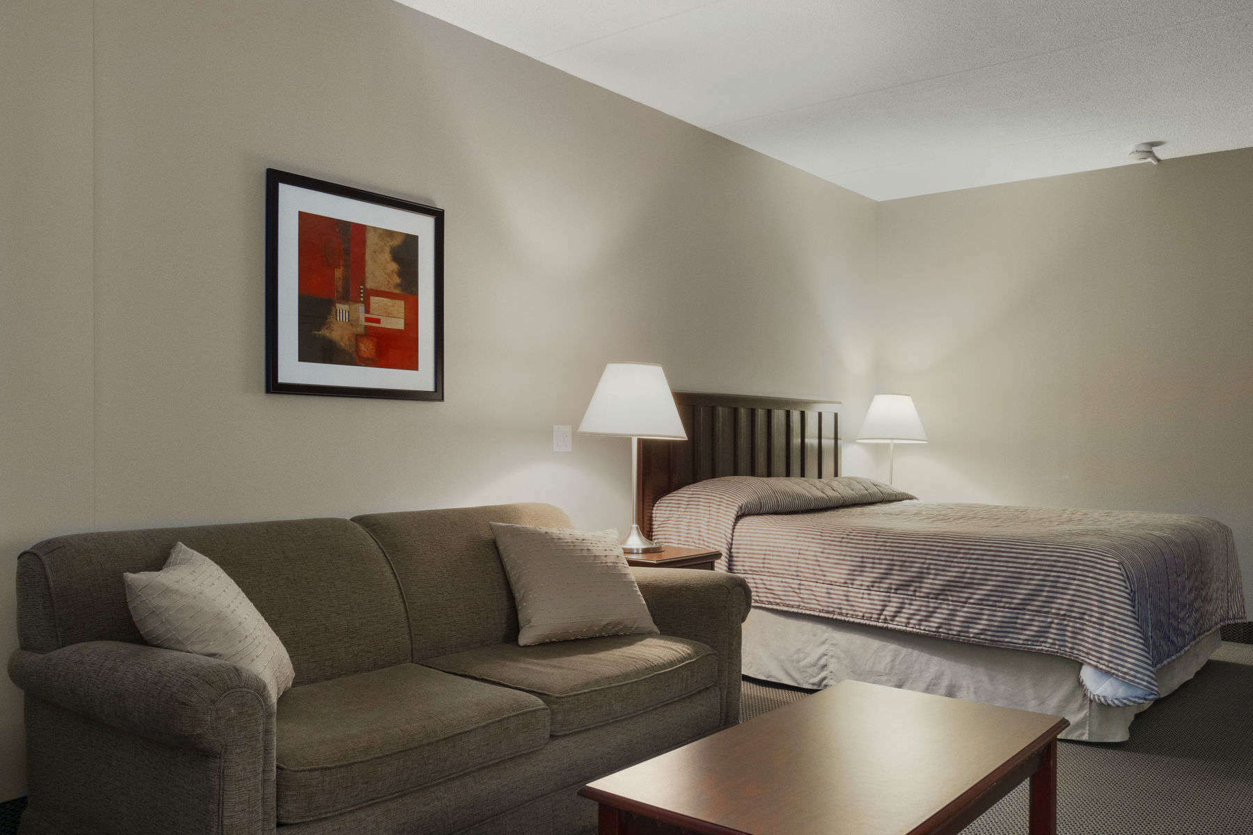 Travelodge Hotel By Wyndham Kingston Lasalle Екстер'єр фото