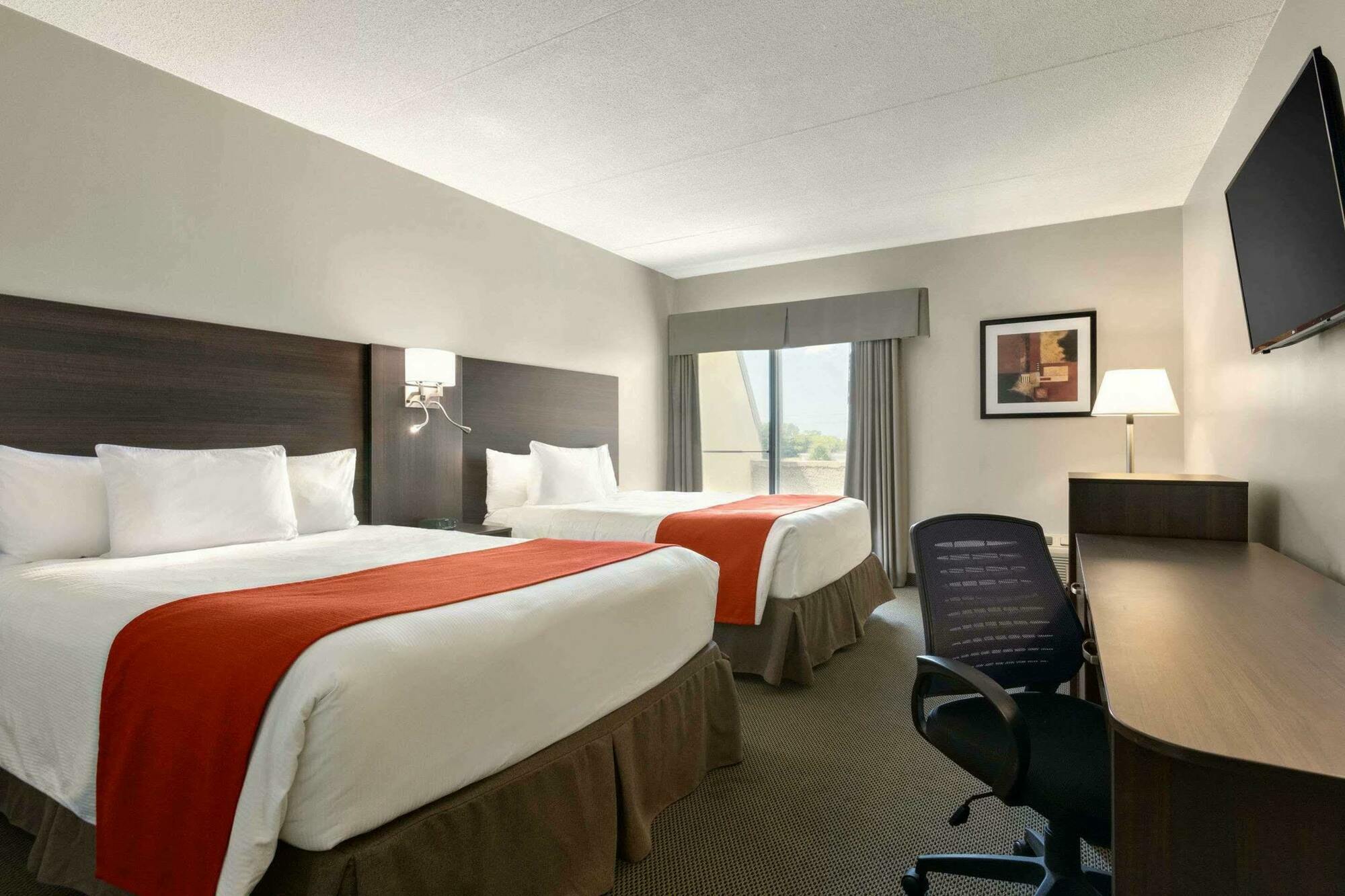 Travelodge Hotel By Wyndham Kingston Lasalle Екстер'єр фото